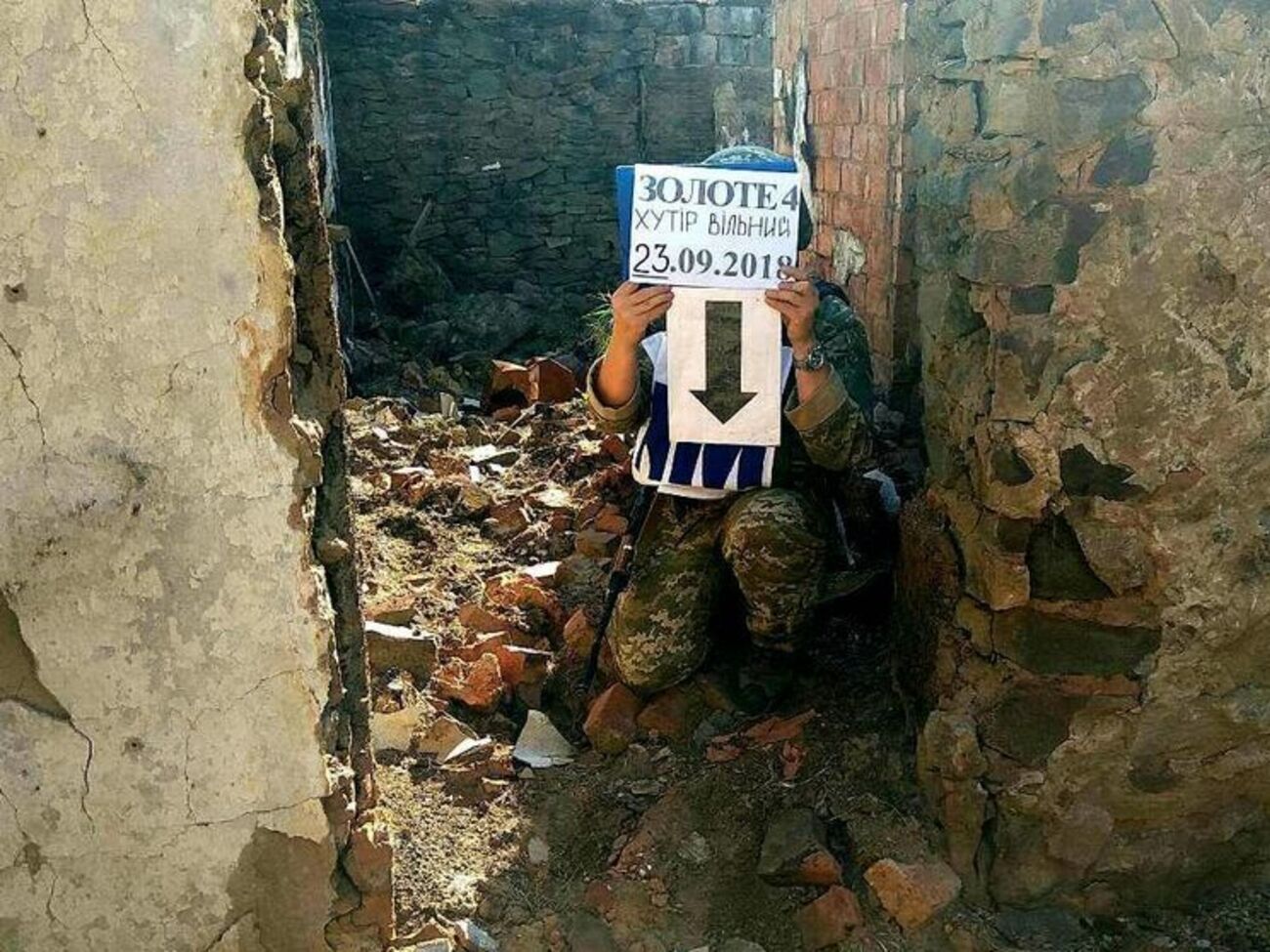 В хуторе Вольный офицеры СЦКК задокументировали разрушение восьми жилых домов в результате обстрелов боевиками