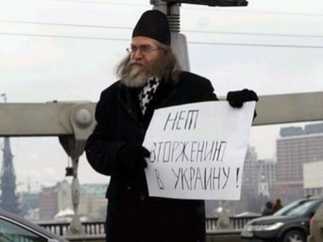 Кротов:&nbsp;Уже сейчас приходы Московской патриархии в Украине стараются не вспоминать, что они "московские". Не от страха, а потому что стыдно