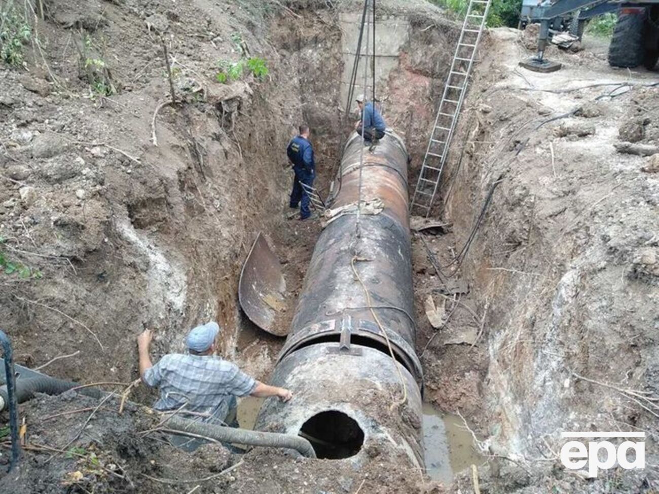 Работы на водоводе остановили