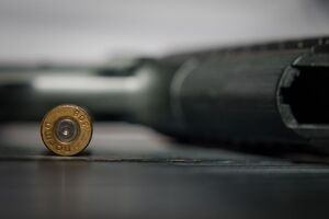 Нападник зібрав гільзи з місця злочину