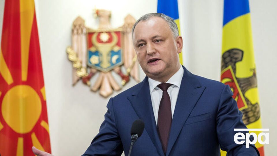 Суд відсторонив Додона