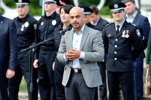Прошло двое суток с момента нападения на активиста в Одессе. Точно так же киевская власть прятала голову, когда в Крыму появились "вежливые люди"