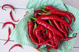 По концентрации витамина С острый красный перец превосходит цитрусовые