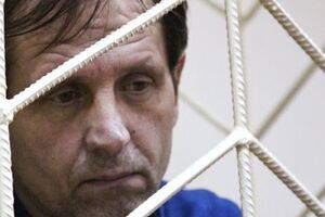 Балух требовал доставить его в суд