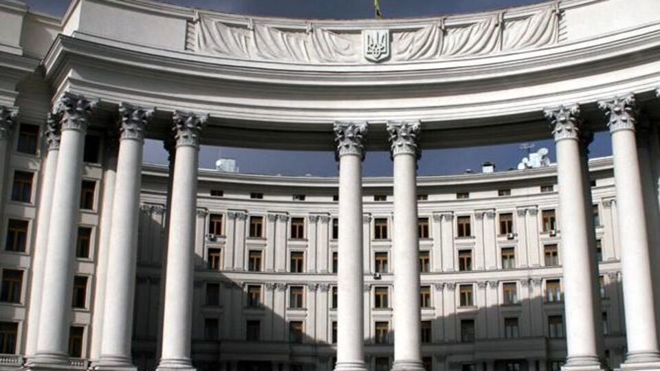 МЗС доручило посольству в Нігерії з'ясувати інформацію про українця, якого утримують пірати