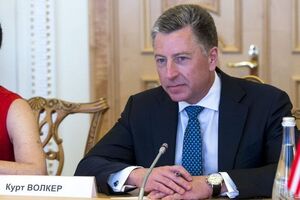 Волкер про Донбас: Здійснюється безпосереднє російське командування й управління