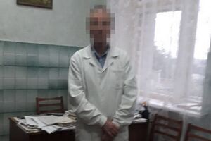 Врача задержали на взятке