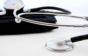 Уборщица принимала пациентов вместо фельдшера