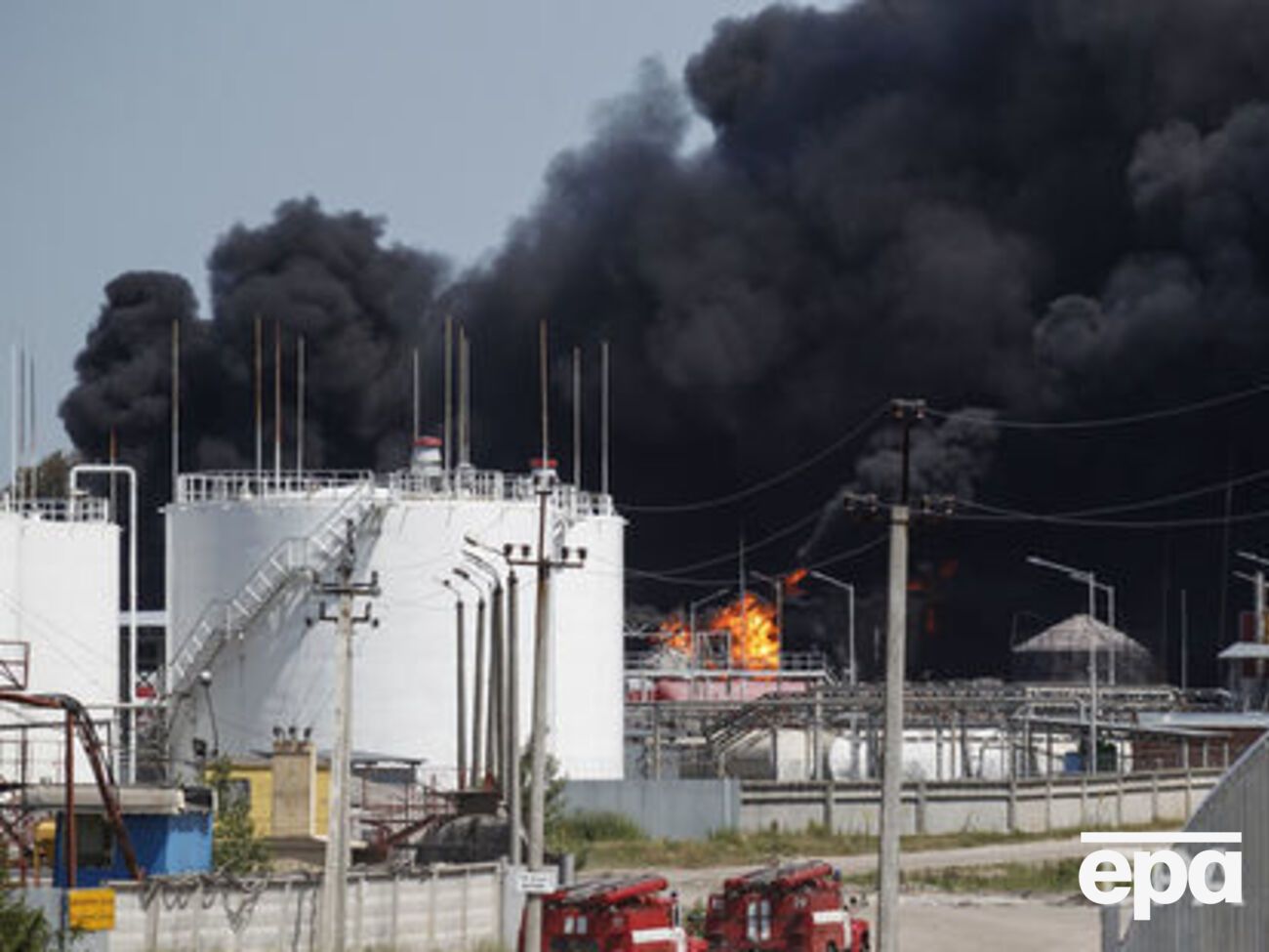 В 2015 году пожар на нефтебазе "БРСМ-Нафта" продолжался около недели
