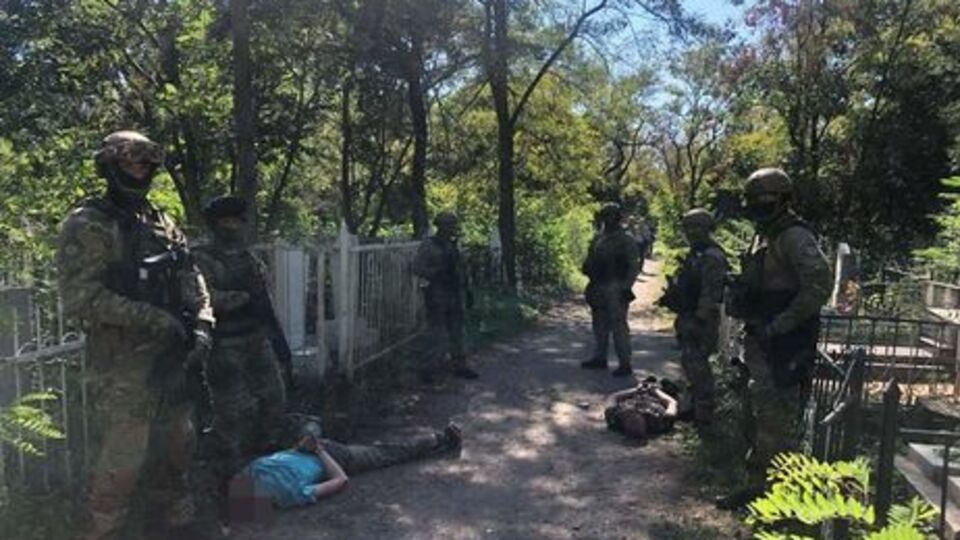 Подозреваемых задержали сотрудники полиции в городе Черноморске