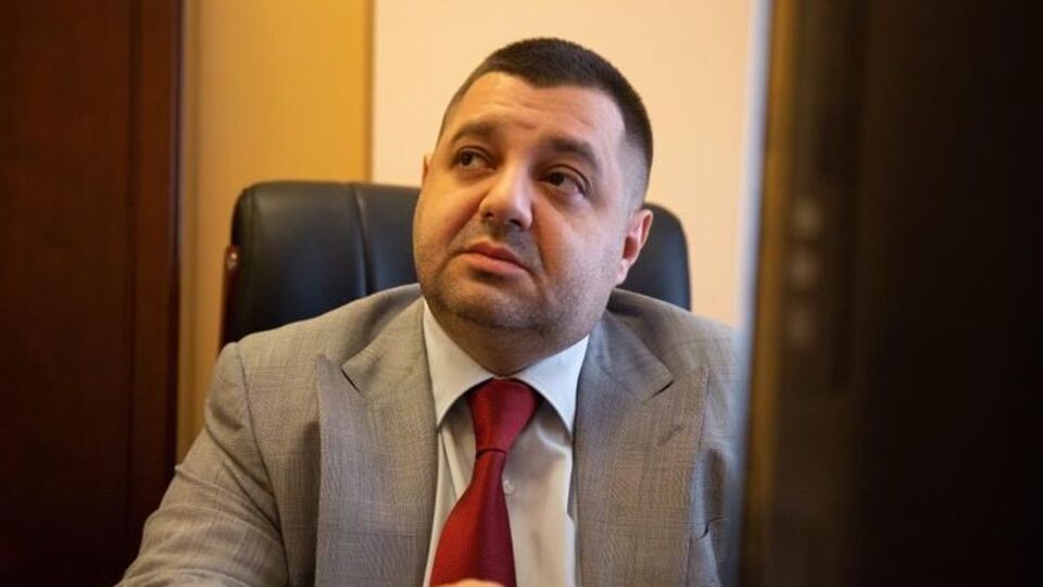 Александр Грановский: Характер нанесения телесных повреждений и их очередность предварительно указывают на то, что совершал их тот человек, кто обычно все делает правой рукой, а не левой
