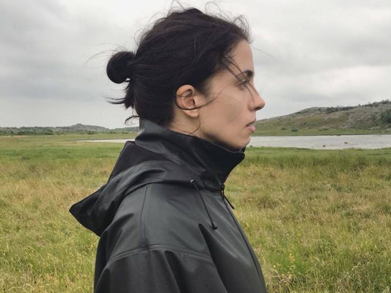 Толоконникова:&nbsp;Два человека, до боли похожих на российских эшников, начали ошиваться напротив места, где мы остановились