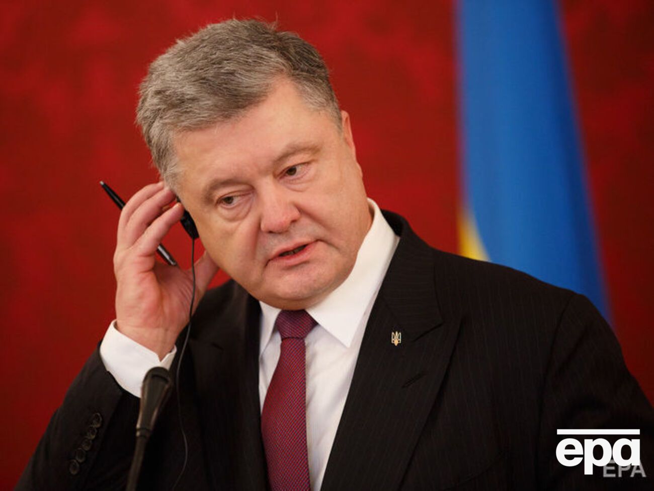 Порошенко: Поки ми тут дискутуємо, зовнішня військова агресія проти України триває