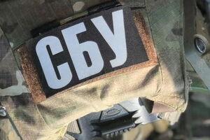 По данным "Страны", в СБУ считают, что публикации об отдыхе президента Петра Порошенко на Мальдивах нанесли "существенный вред интересам национальной безопасности Украины"