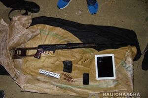 Изъятые у мужчины предметы, похожие на оружие, направили на экспертизу