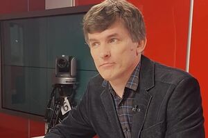 Порошенко 53 года. Тимошенко – 57. Они у нас вообще в прекрасных кондициях. Откуда же ничем не перебиваемое ощущение заплесневелости?