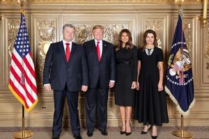 Навіть краватки в Порошенка і Трампа виявилися одного тону