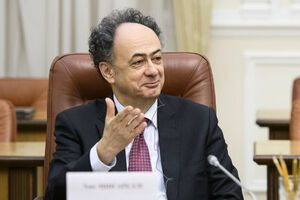 Мингарелли подчеркнул, что ЕС строит отношения с Украиной, исходя из принципов свободы, независимости и территориальной целостности