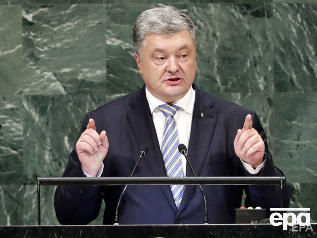 Порошенко: Агресивна політика Росії разом із зухвалим використанням летальної зброї посилює загрозу