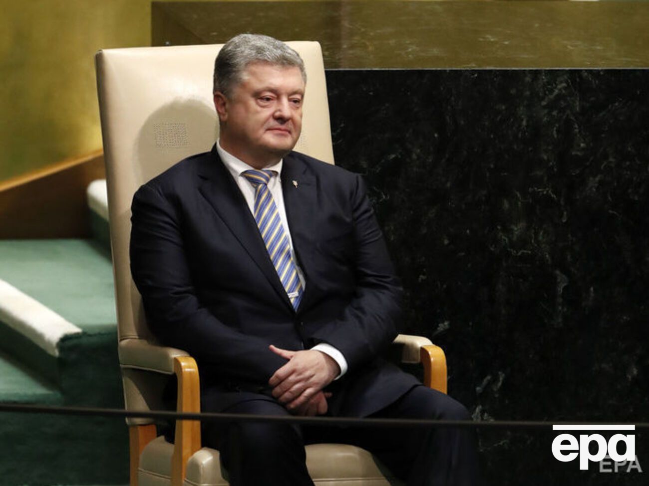 Порошенко: Здається, що бути українцем чи кримським татарином у сьогоднішніх реаліях окупованого півострова є кримінальним злочином