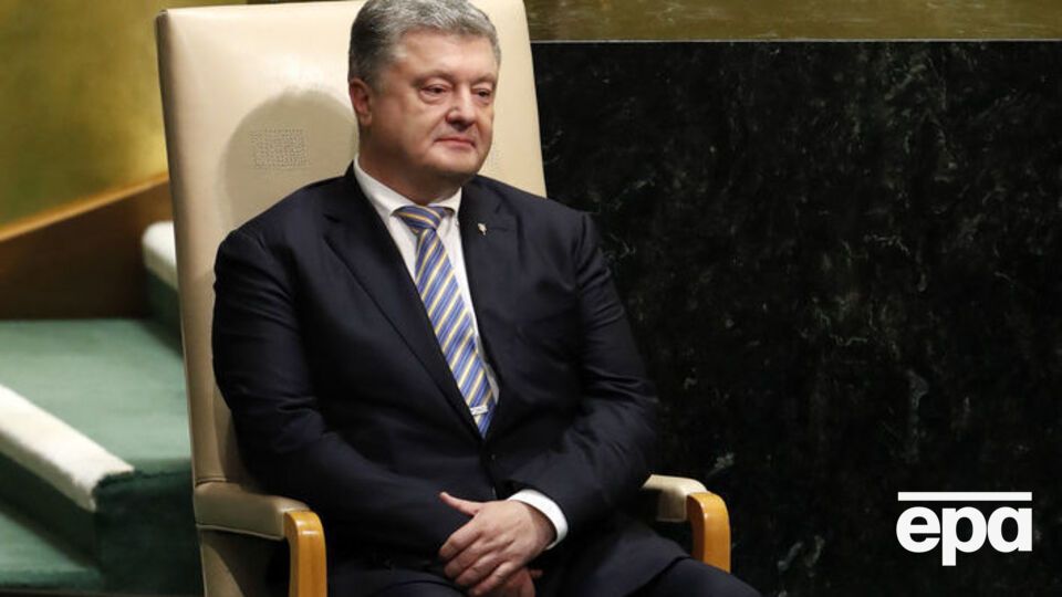 Порошенко: Здається, що бути українцем чи кримським татарином у сьогоднішніх реаліях окупованого півострова є кримінальним злочином