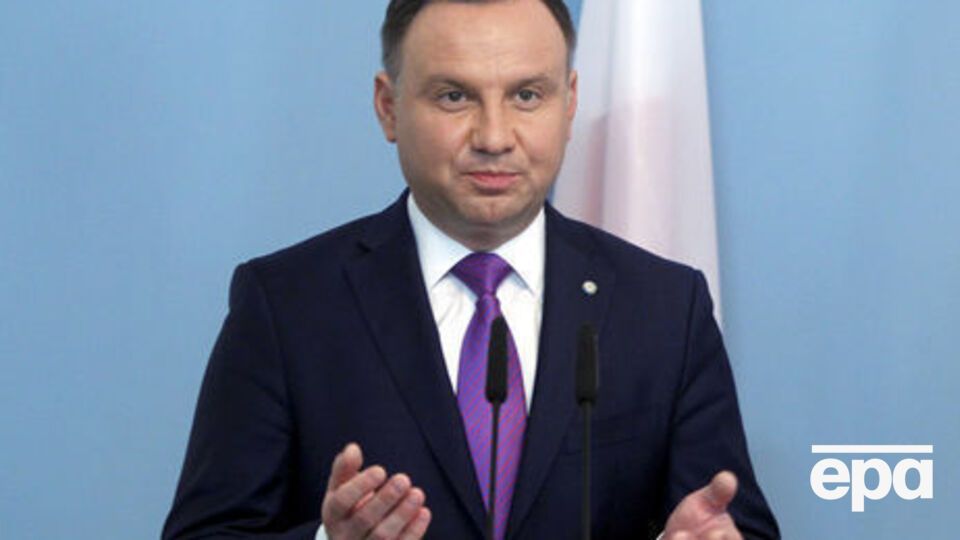 За словами Дуди, він стурбований тим, що поблизу польського кордону розмістили ракетні установки подвійного призначення