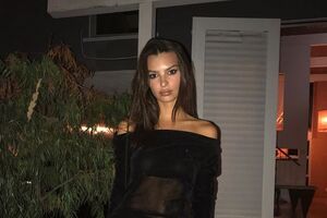Ратаковські позувала для Vogue