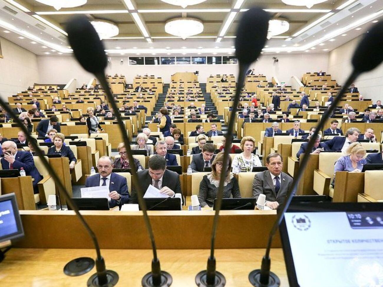 Нижняя палата парламента РФ окончательно утвердила закон о повышении возраста выхода на пенсию