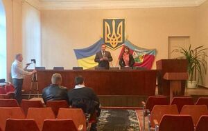 На очередную сессию Глуховского горсовета пришло два депутата