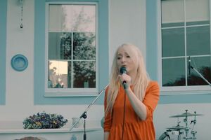 Заюшкіна: У кліпі "Думаю про тебе" ми захотіли поділитися зі слухачами дружньою атмосферою