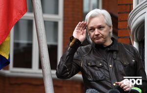 Ассанж с 2012 года живет на территории посольства Эквадора в Лондоне