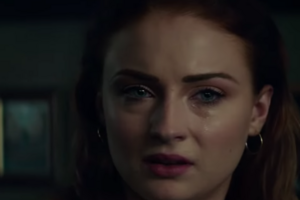 Тернер исполняет роль чудом выжившей девушки, которая обрела сверхсилу