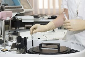 Частина вакцин уже проходить лабораторний контроль