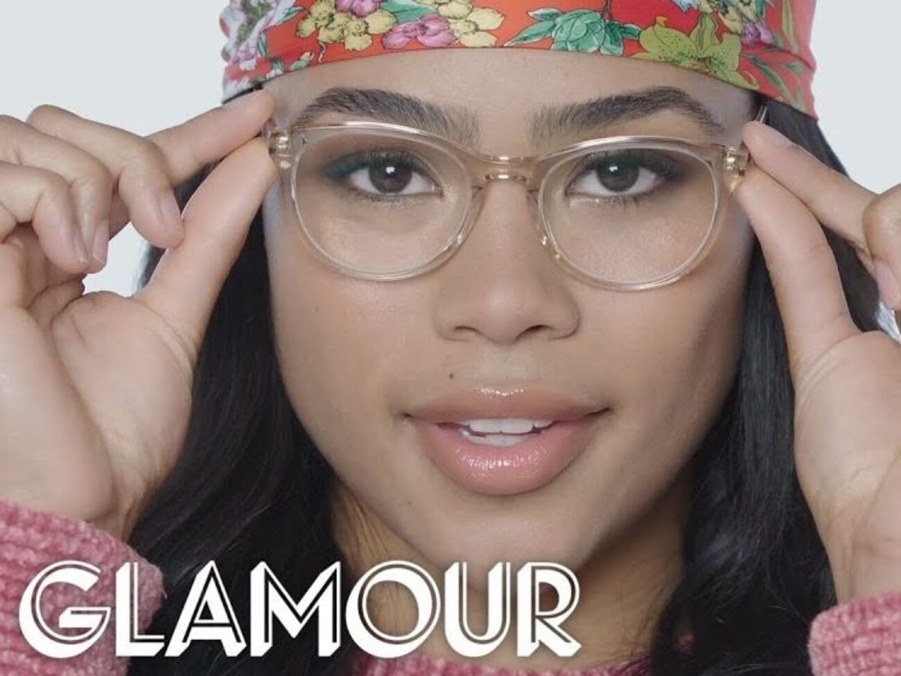 Моделі продемонстрували характерні для кожного 10-річчя оправи