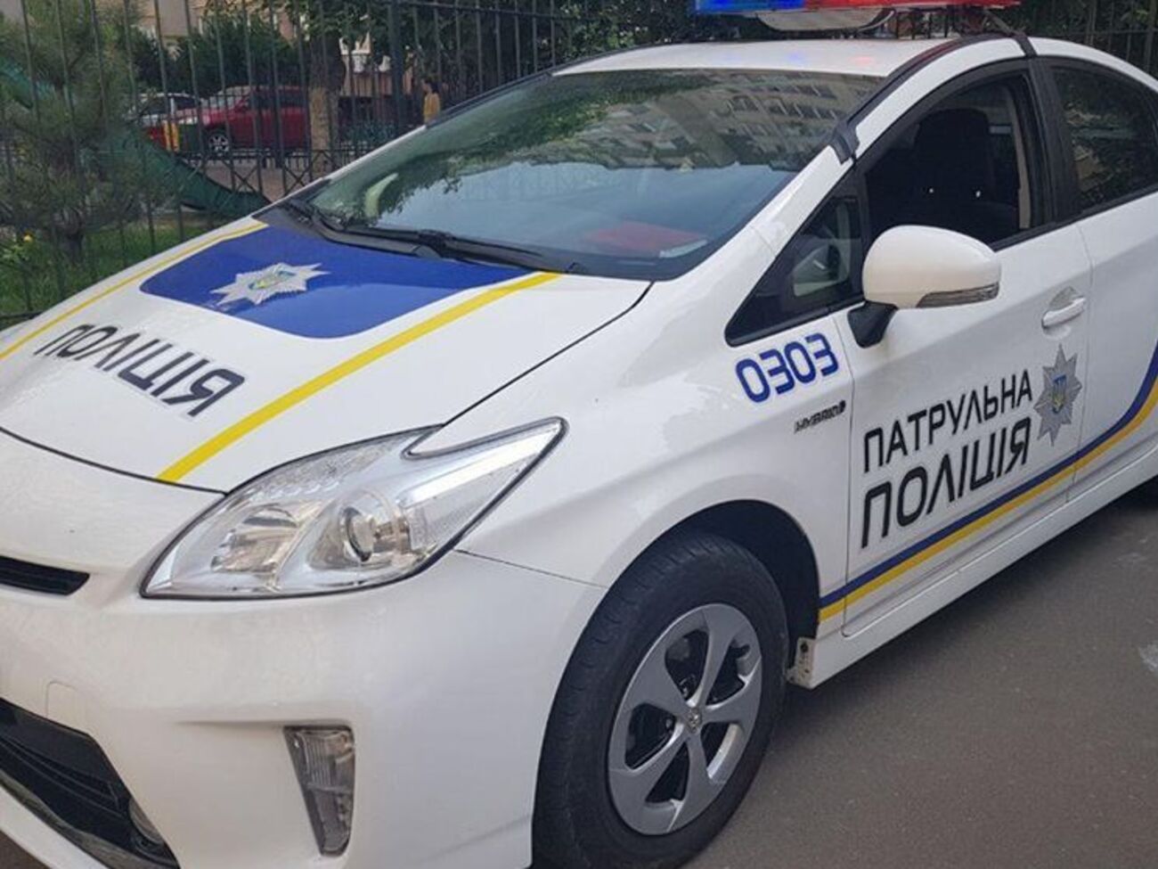 Поліція розшукує водія, який збив дитячий візочок