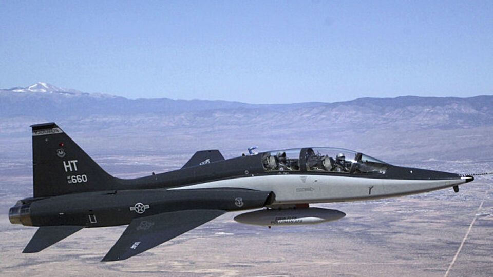 Сейчас в качестве учебных самолетов ВВС США используют Т-38
