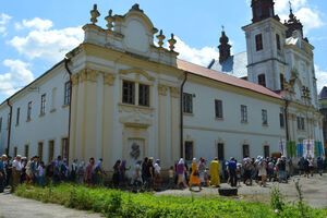 Парафіяни Свято-Троїцького храму в Івано-Франківській області спробували зашкодити рейдерському захопленню храму, заявили в УПЦ МП