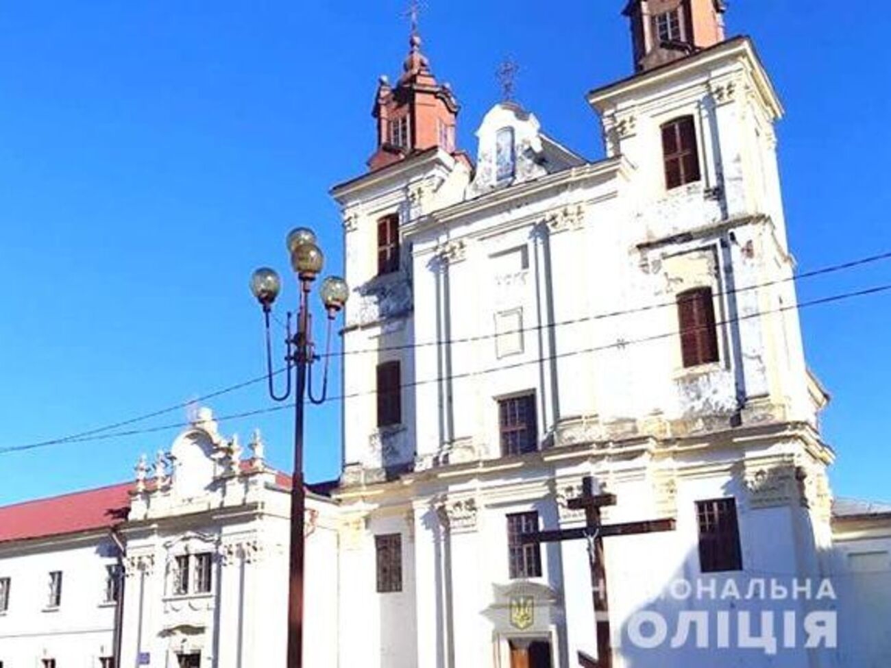 28 вересня у прес-службі Української православної церкви Московського патріархату заявили, що представники "Правого сектору" напали на парафіян церкви в Івано-Франківській області