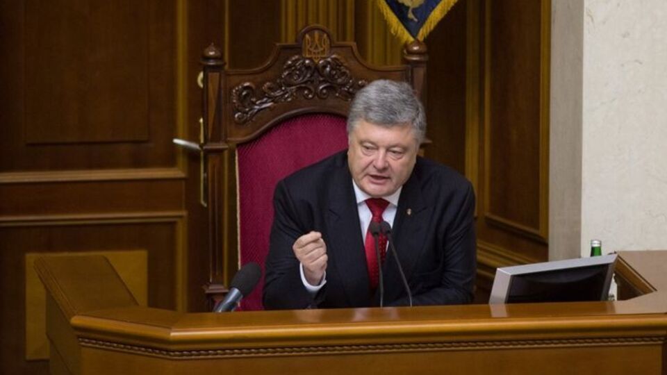 Порошенко запропонував назвати одну з київських вулиць на честь Маккейна
