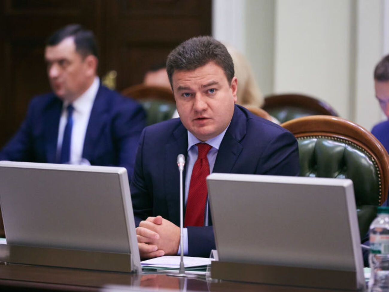 Виктор Бондарь:&nbsp;Я хочу послушать отчет правительства о реальной ситуации по сотрудничеству с МВФ. Сколько мы имеем долгов на сегодня?