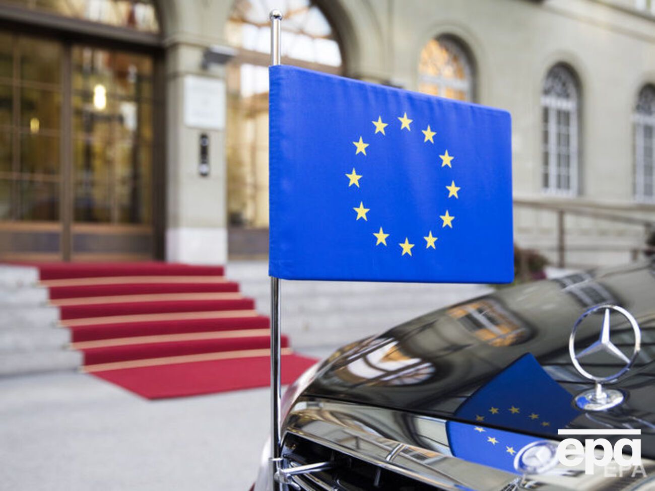 За даними Йозвяка, до санкційного списку ЄС будуть входити 154 особи та 44 компанії