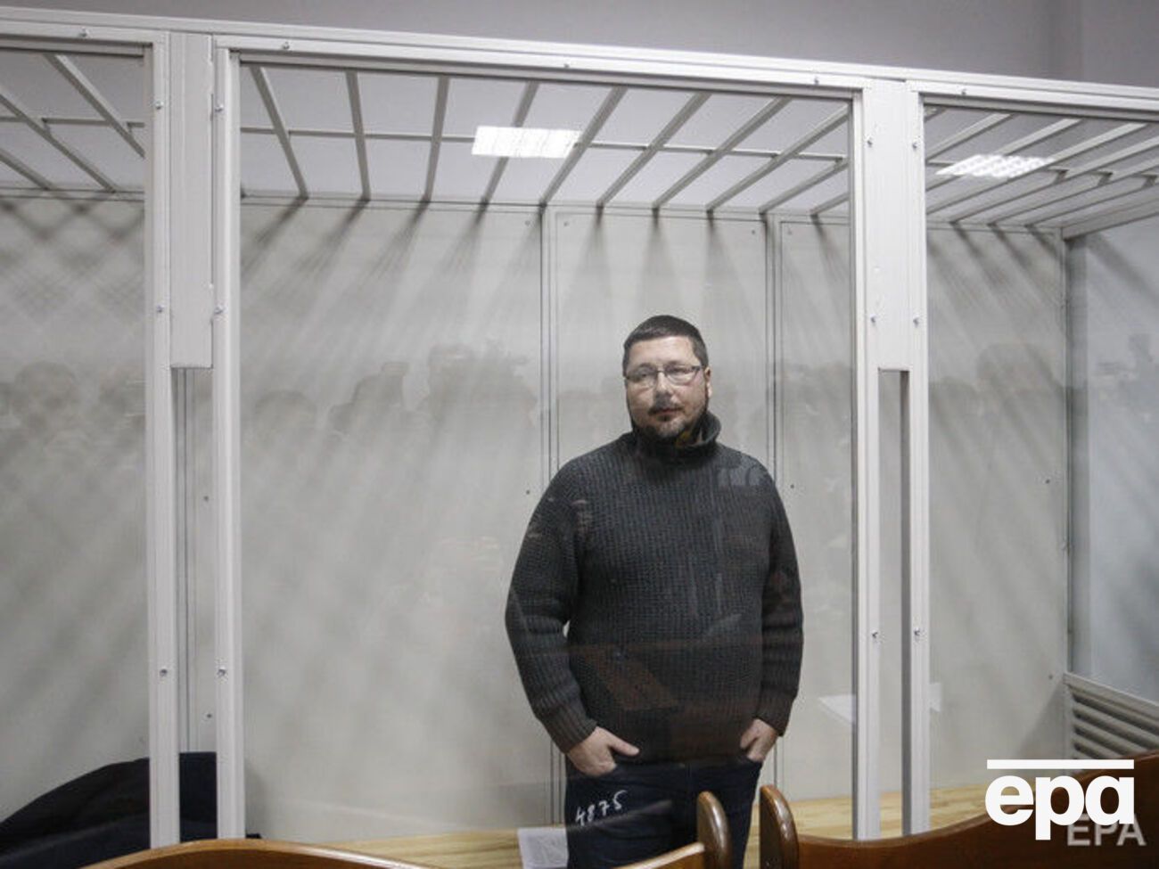 Ежов останется под стражей до ноября