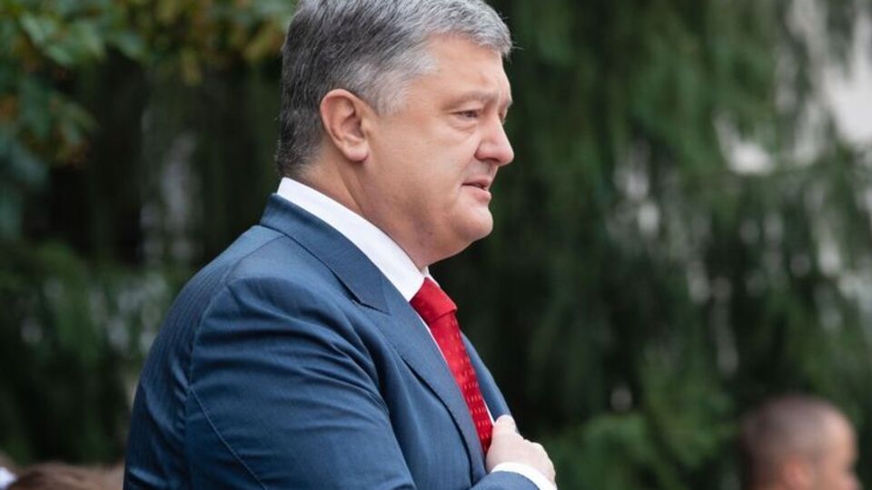 Порошенко заявил, что в армии с энтузиазмом восприняли внедрение нового приветствия