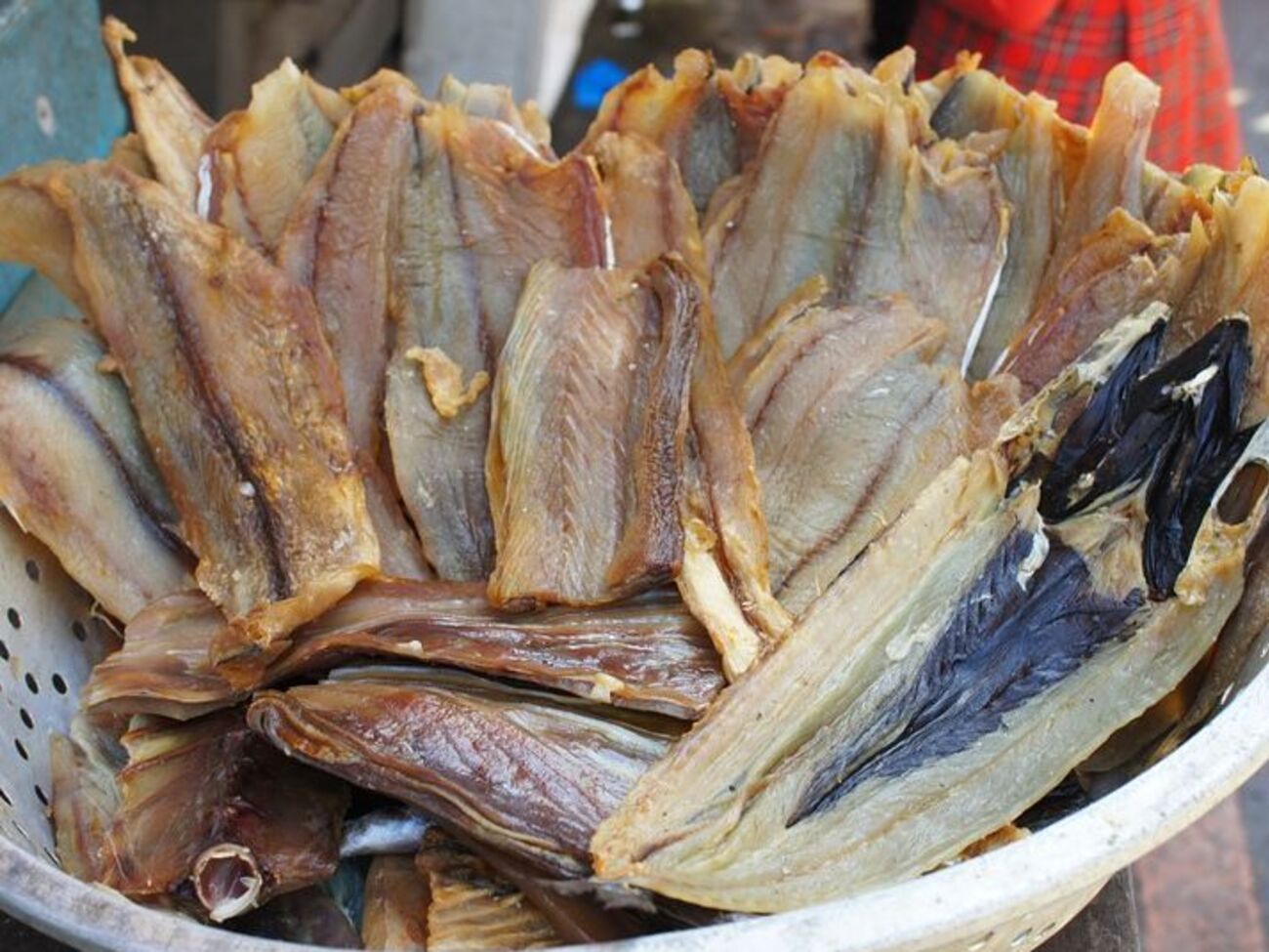 Большинство случаев ботулизма связано с употреблением рыбы