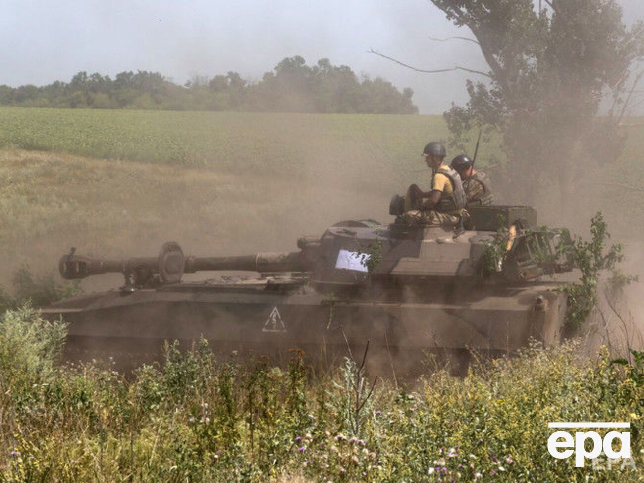 За сутки ранены двое украинских военных