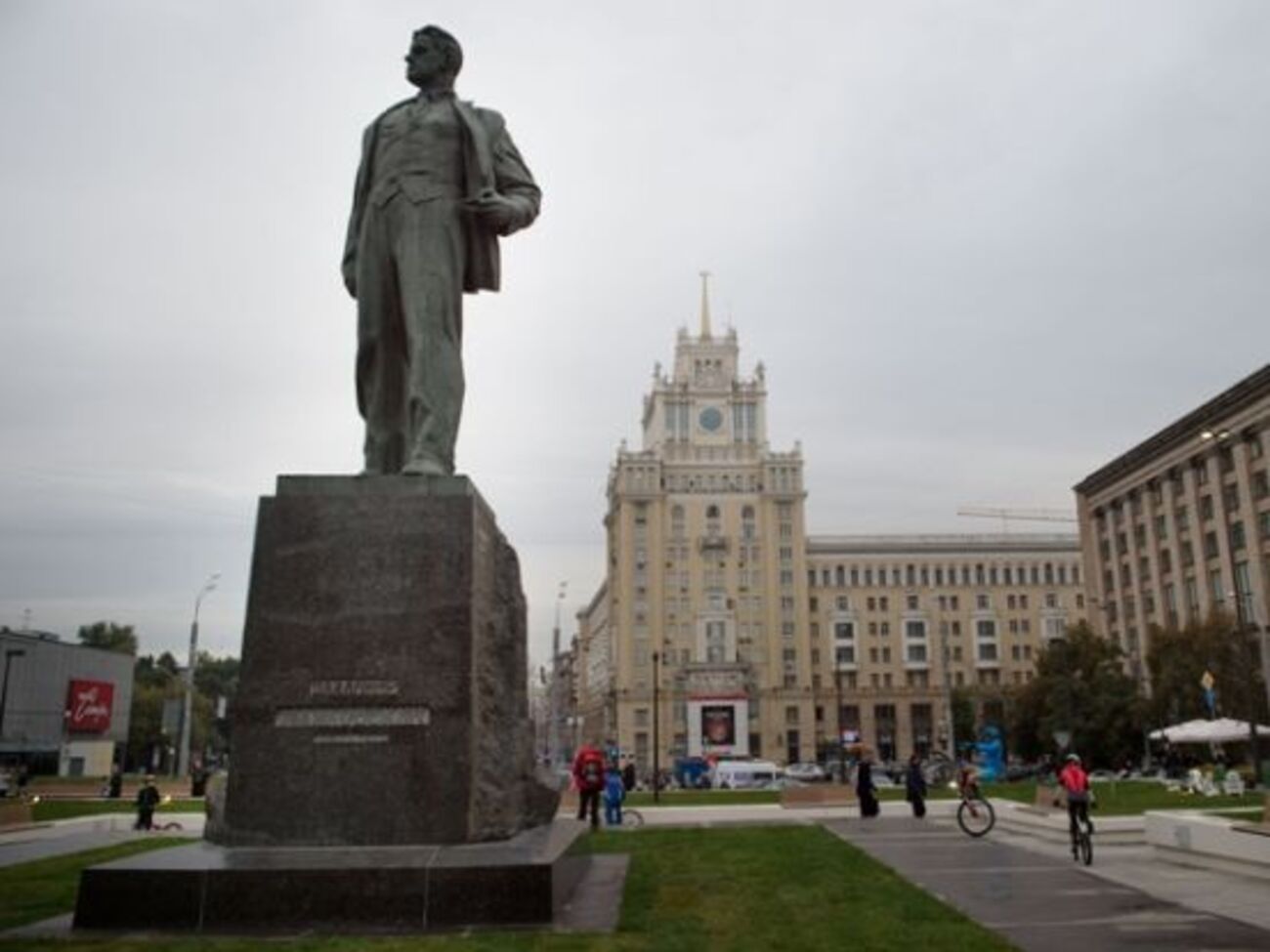 Памятник Маяковскому в Москве
