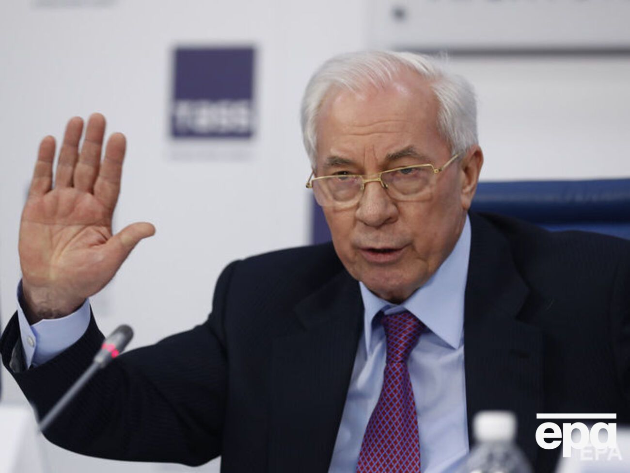 Азаров покинул Украину в 2014 году