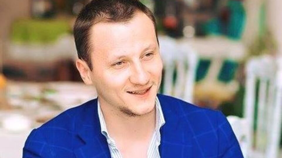 Литвин був представником фірми Turboseo, яка перемогла в тендері Міністерства внутрішніх справ на закупівлю рюкзаків