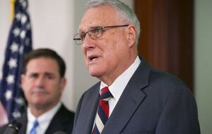 Джон Кайл был сенатором США от штата Аризона с 1995-го по 2013 год