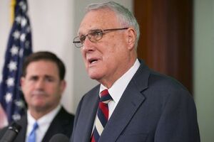 Джон Кайл был сенатором США от штата Аризона с 1995-го по 2013 год